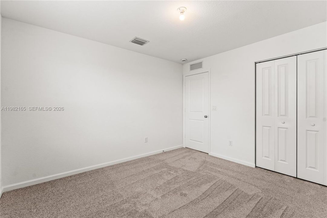 В аренду: $2,990 (5 спален, 2 ванн, 2326 Квадратных фут)