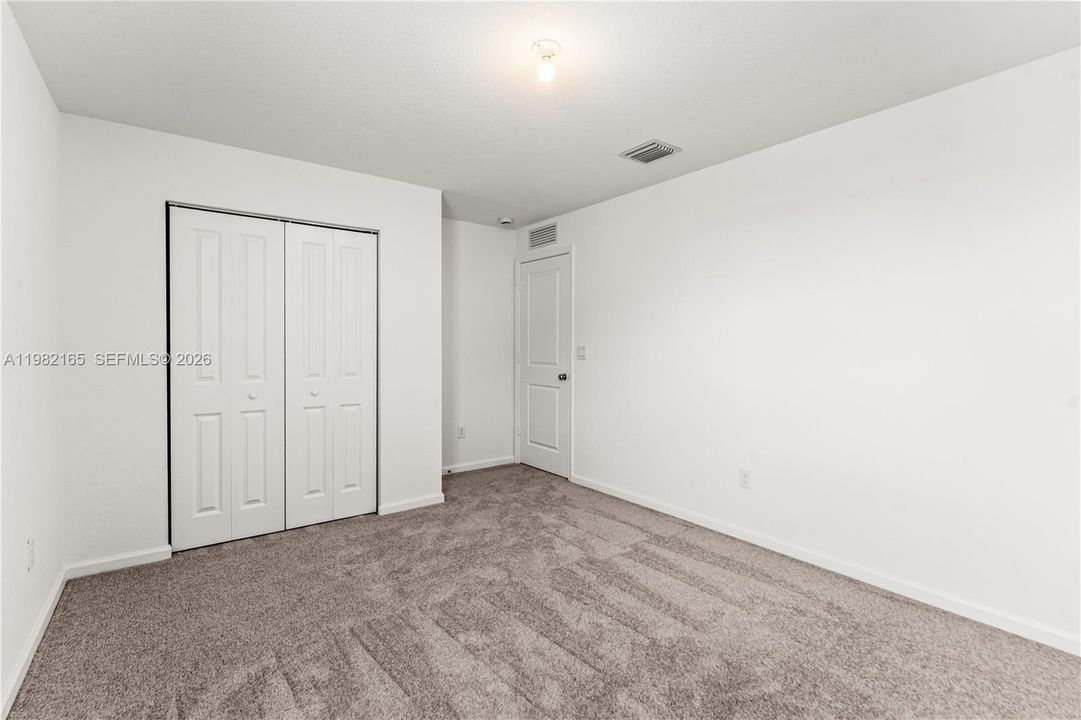В аренду: $2,990 (5 спален, 2 ванн, 2326 Квадратных фут)