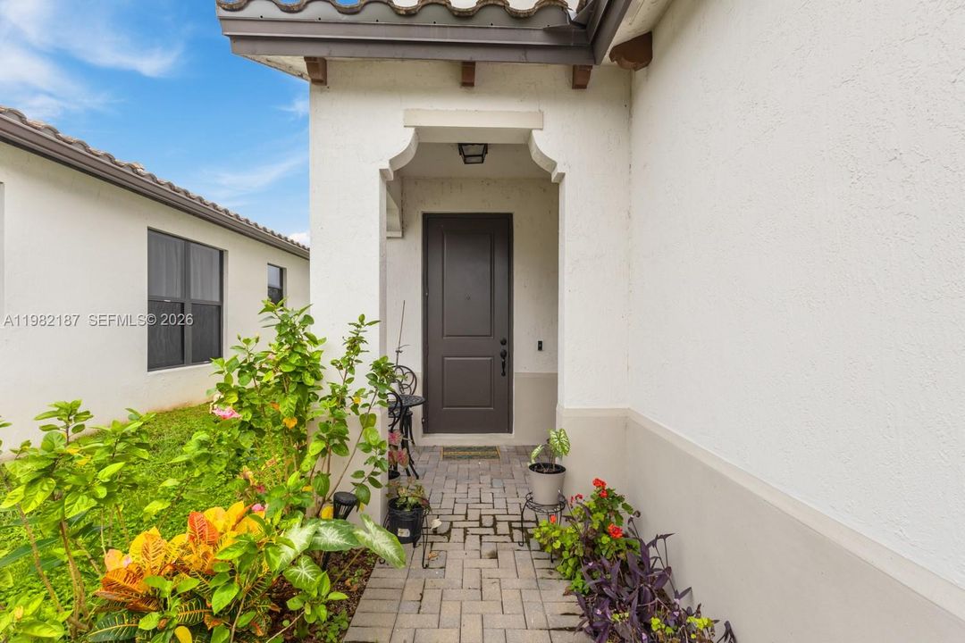 En Venta: $373,000 (3 camas, 2 baños, 1826 Pies cuadrados)