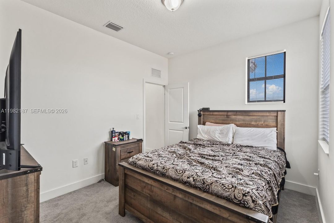 En Venta: $373,000 (3 camas, 2 baños, 1826 Pies cuadrados)