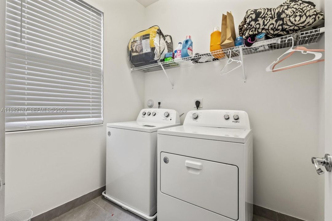 En Venta: $373,000 (3 camas, 2 baños, 1826 Pies cuadrados)