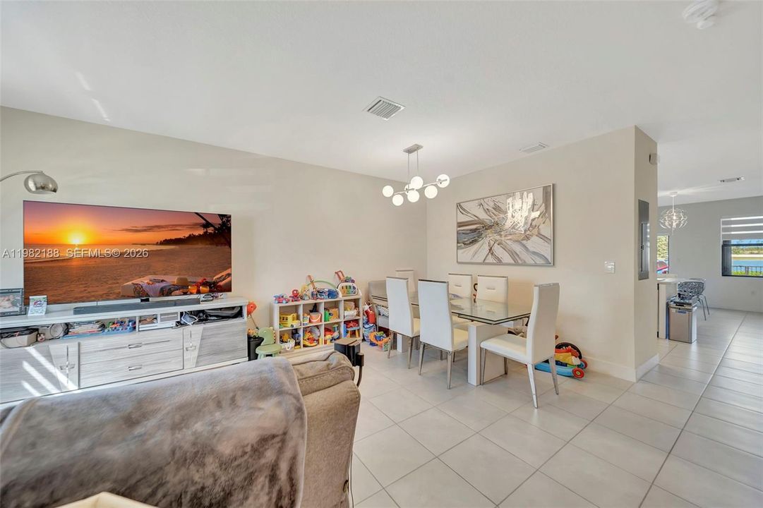 En Venta: $518,000 (3 camas, 2 baños, 1540 Pies cuadrados)