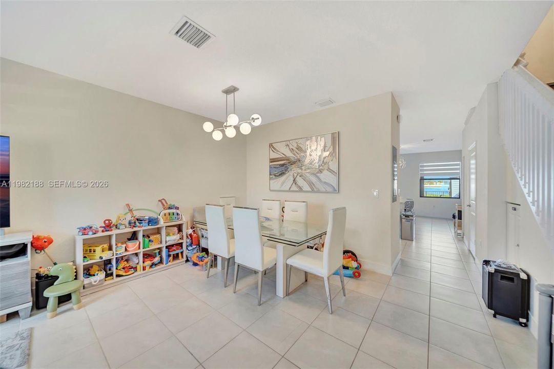 En Venta: $518,000 (3 camas, 2 baños, 1540 Pies cuadrados)