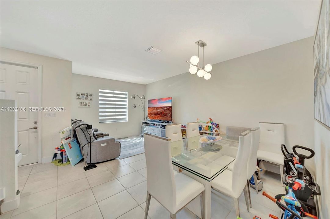 En Venta: $518,000 (3 camas, 2 baños, 1540 Pies cuadrados)