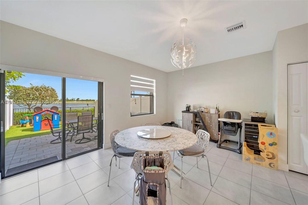 En Venta: $518,000 (3 camas, 2 baños, 1540 Pies cuadrados)