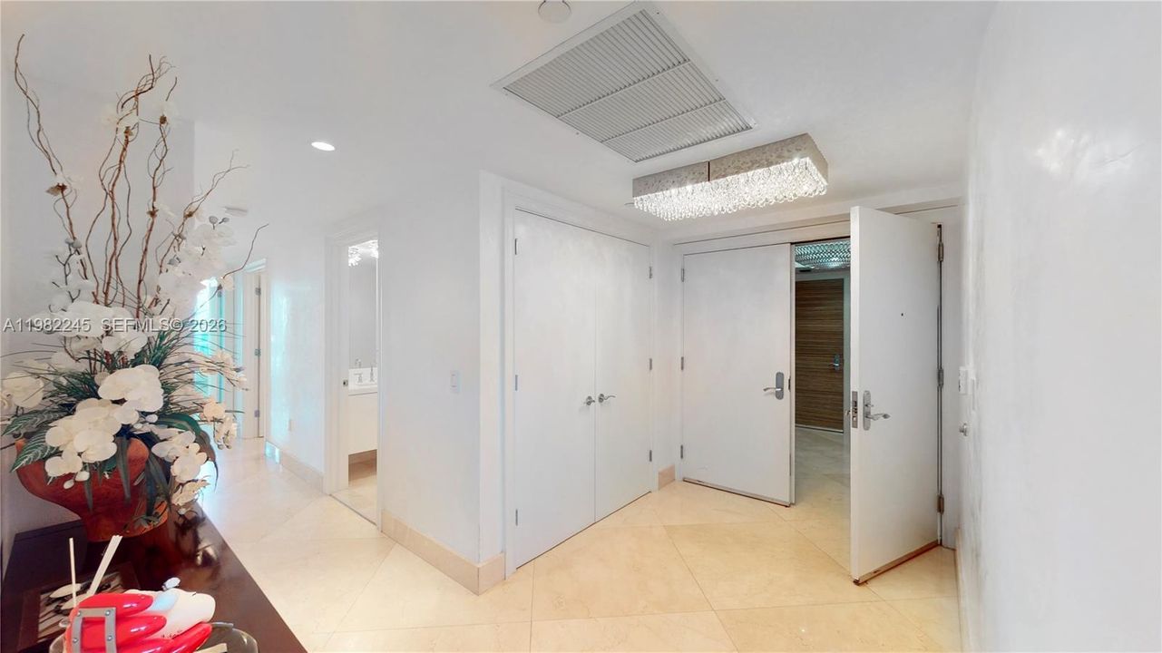 Recently Sold: $2,985,000 (4 beds, 4 baths, 2394 Square Feet)