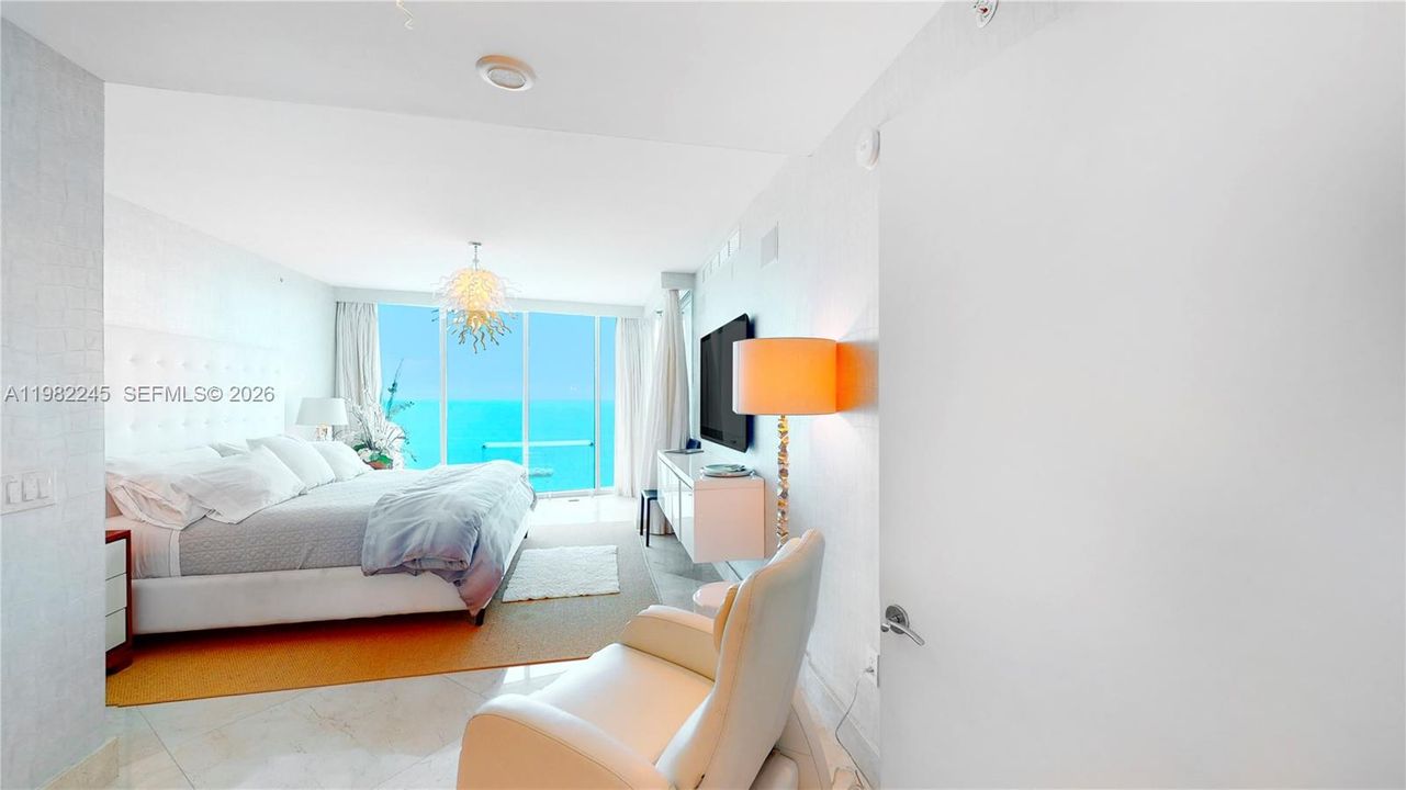 Recently Sold: $2,985,000 (4 beds, 4 baths, 2394 Square Feet)