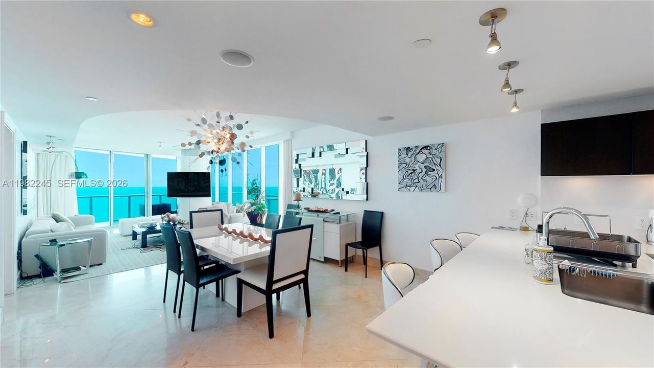 Recently Sold: $2,985,000 (4 beds, 4 baths, 2394 Square Feet)