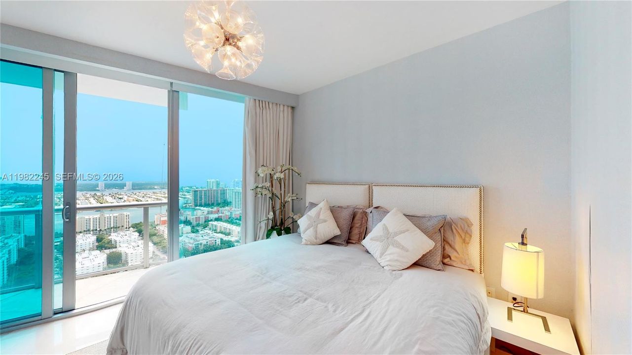 Recently Sold: $2,985,000 (4 beds, 4 baths, 2394 Square Feet)