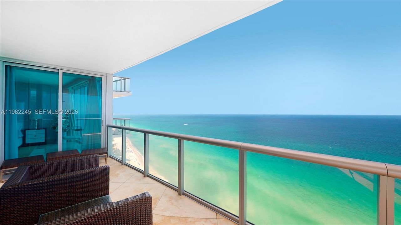 Recently Sold: $2,985,000 (4 beds, 4 baths, 2394 Square Feet)