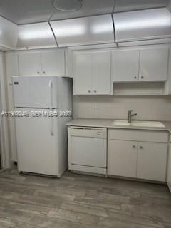 For Sale: $125,000 (1 beds, 1 baths, 770 Square Feet)