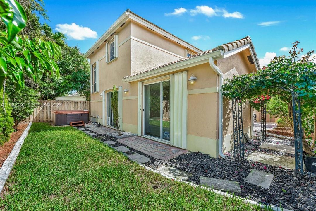 For Sale: $849,000 (4 beds, 3 baths, 2413 Square Feet)
