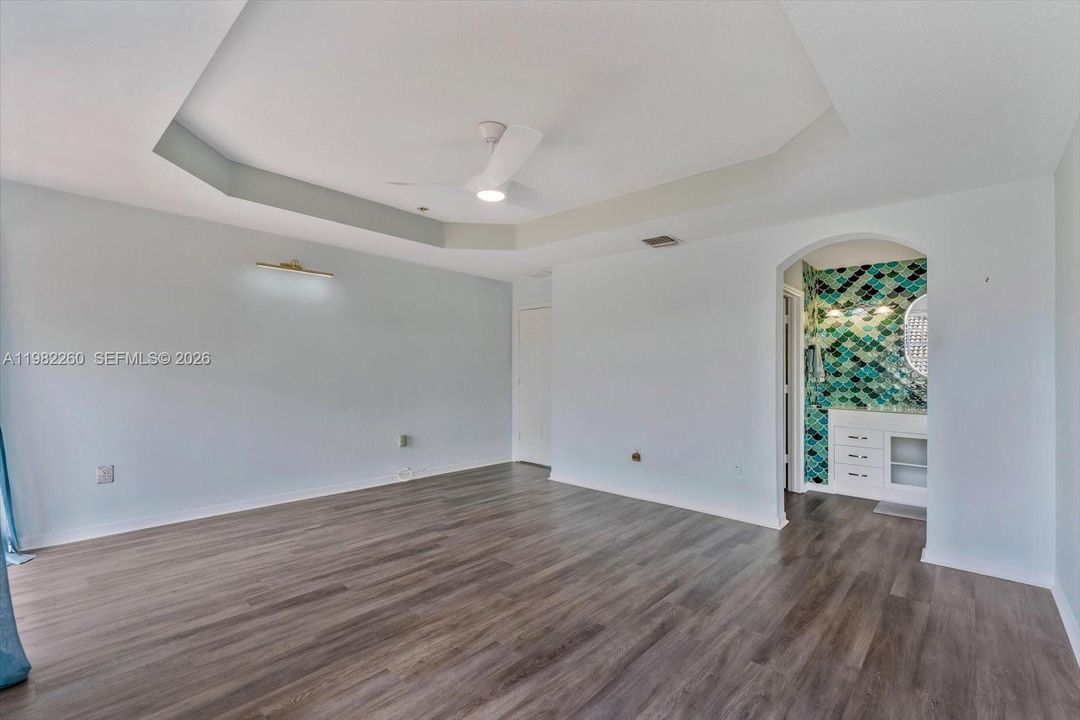 For Sale: $849,000 (4 beds, 3 baths, 2413 Square Feet)
