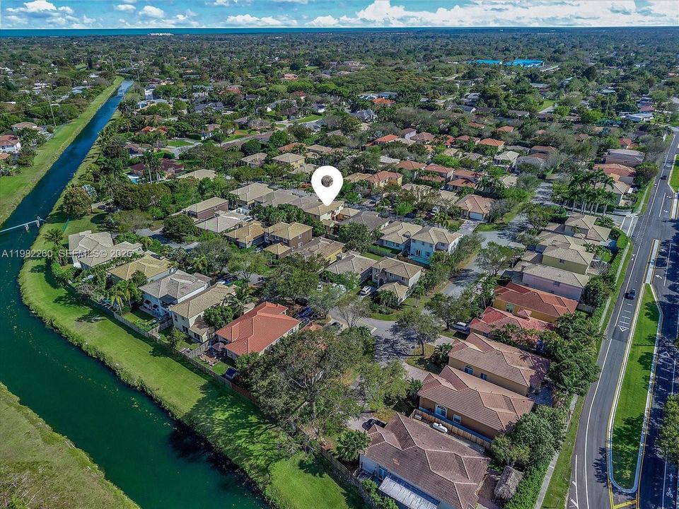 For Sale: $849,000 (4 beds, 3 baths, 2413 Square Feet)
