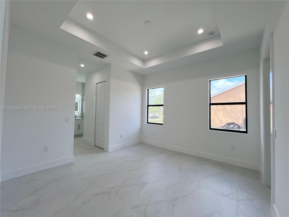 Vendido Recientemente: $514,999 (4 camas, 2 baños, 1616 Pies cuadrados)