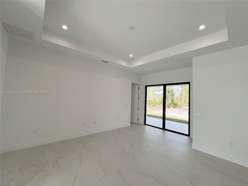 Vendido Recientemente: $514,999 (4 camas, 2 baños, 1616 Pies cuadrados)