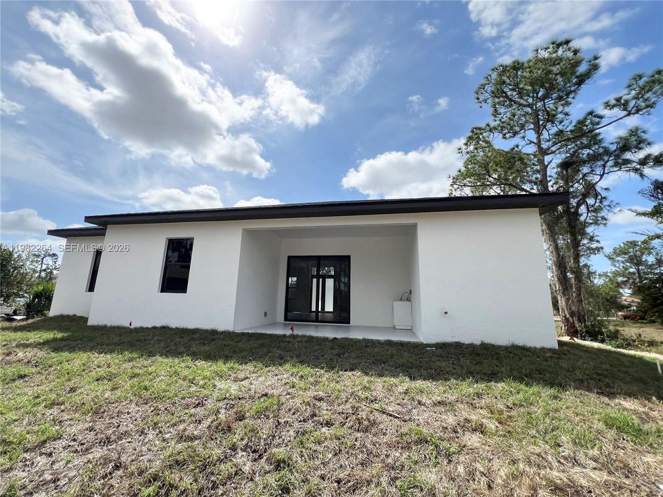 Vendido Recientemente: $514,999 (4 camas, 2 baños, 1616 Pies cuadrados)