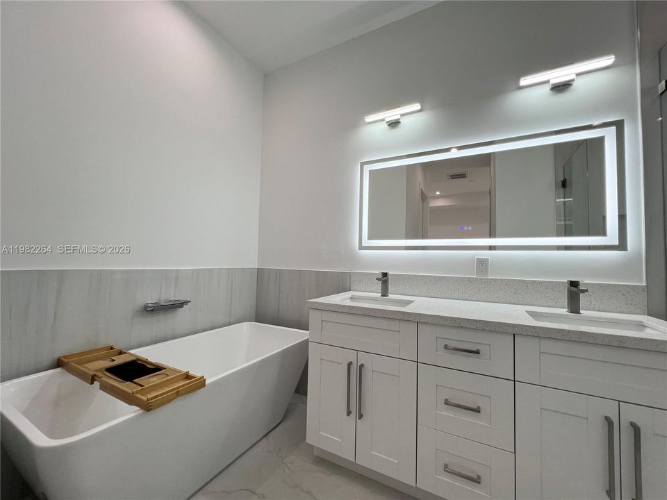 Vendido Recientemente: $514,999 (4 camas, 2 baños, 1616 Pies cuadrados)