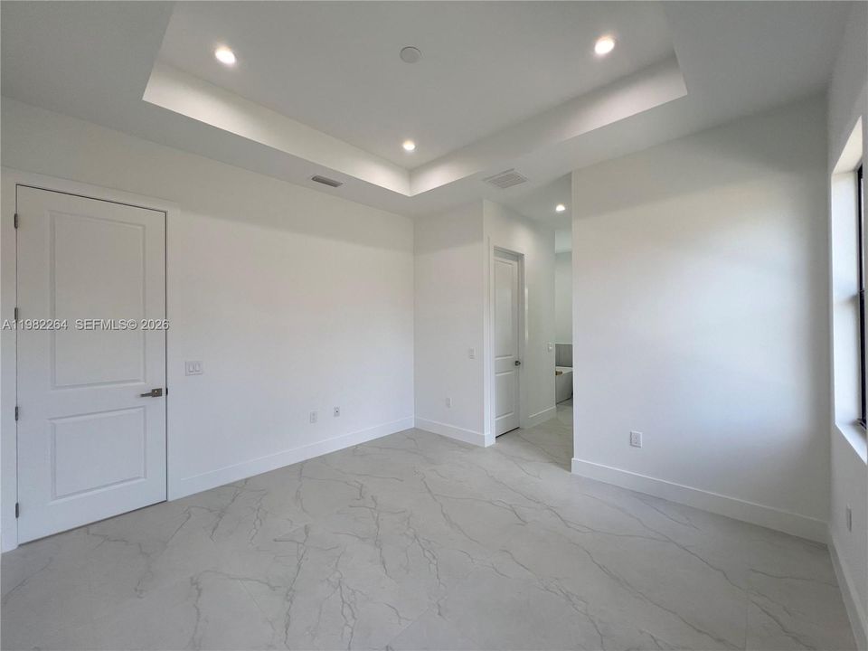 Vendido Recientemente: $514,999 (4 camas, 2 baños, 1616 Pies cuadrados)