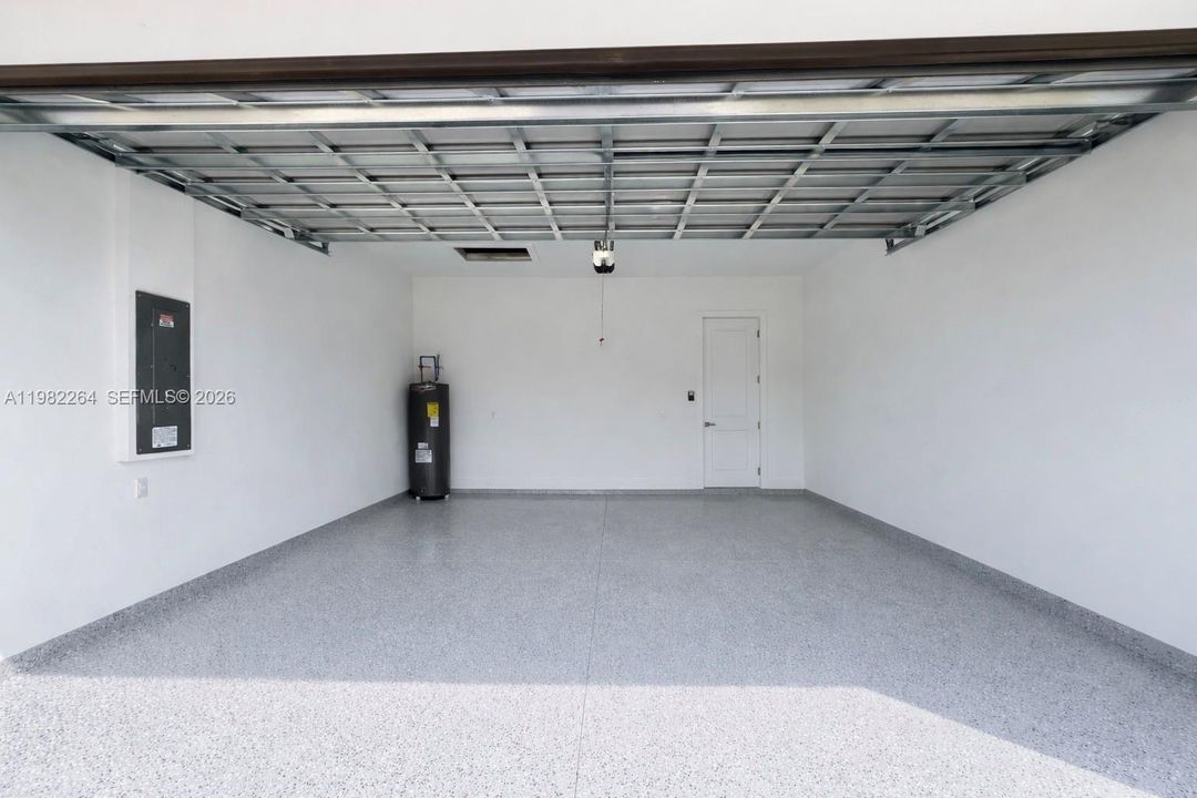 Vendido Recientemente: $514,999 (4 camas, 2 baños, 1616 Pies cuadrados)