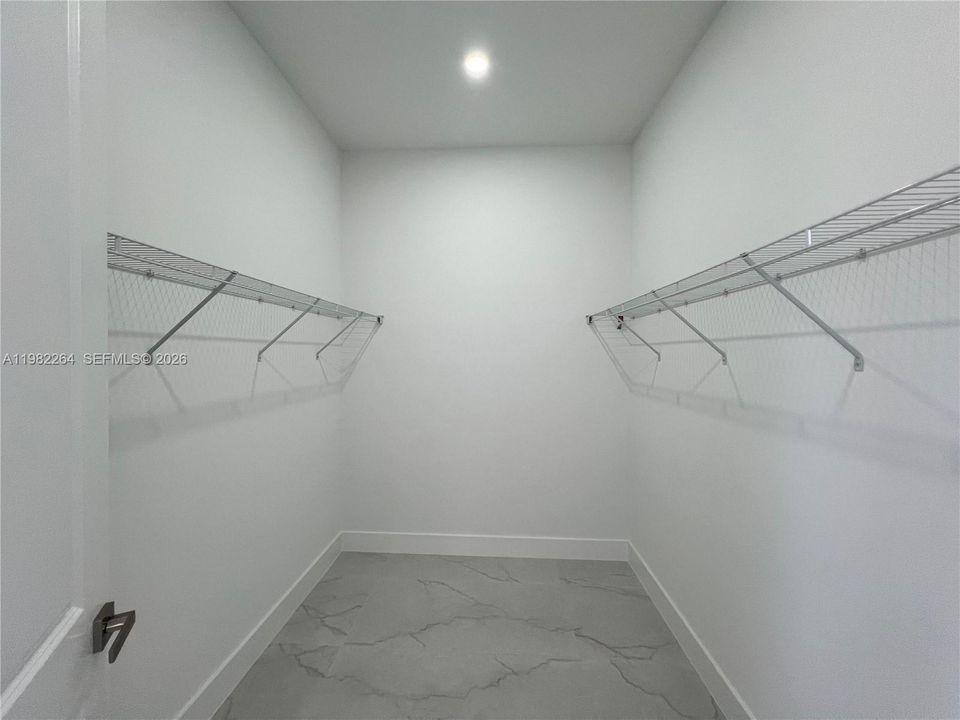 Vendido Recientemente: $514,999 (4 camas, 2 baños, 1616 Pies cuadrados)