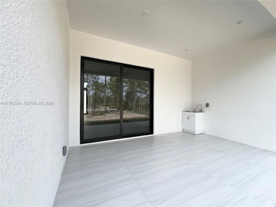 Vendido Recientemente: $514,999 (4 camas, 2 baños, 1616 Pies cuadrados)