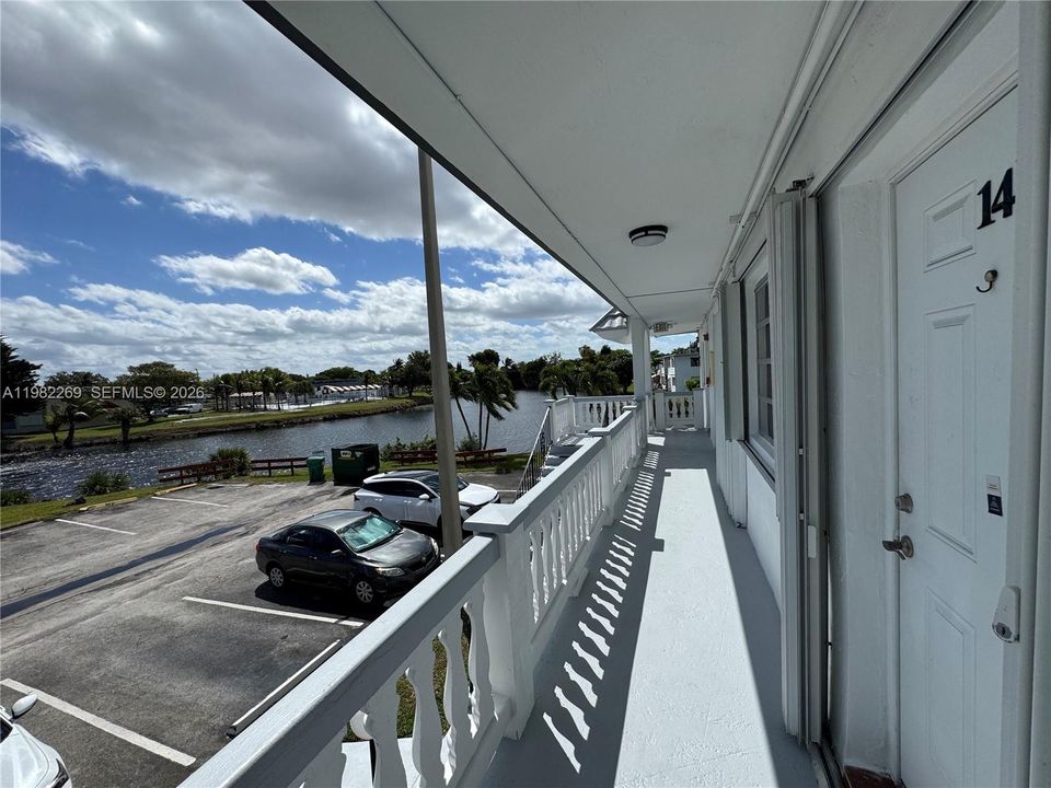 Active With Contract: $110,000 (1 beds, 1 baths, 691 Square Feet)