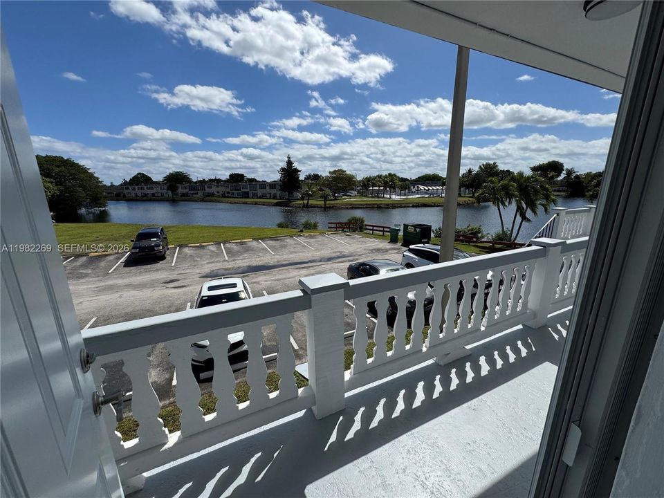 Active With Contract: $110,000 (1 beds, 1 baths, 691 Square Feet)