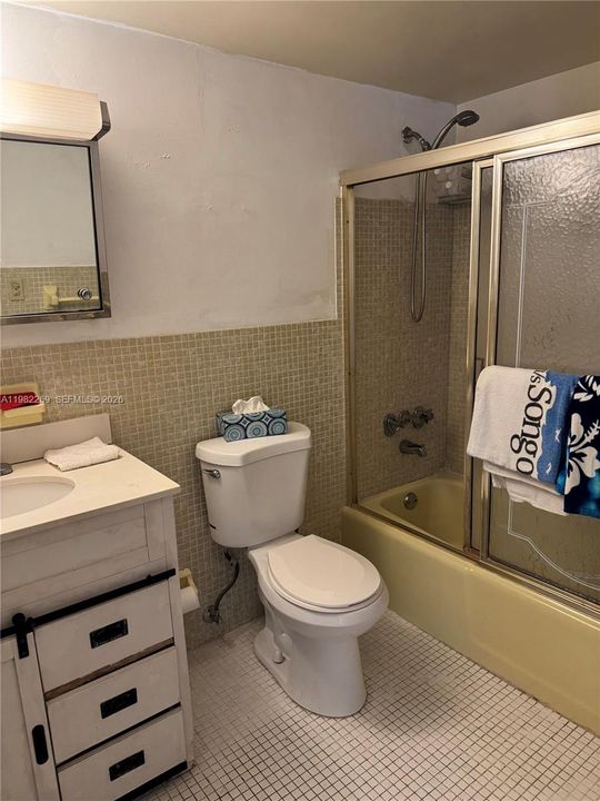 Active With Contract: $110,000 (1 beds, 1 baths, 691 Square Feet)