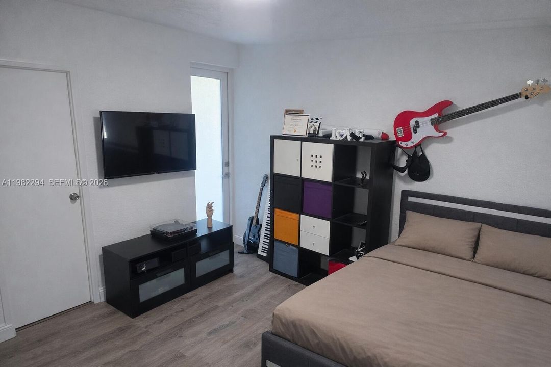En Venta: $492,900 (3 camas, 2 baños, 1394 Pies cuadrados)