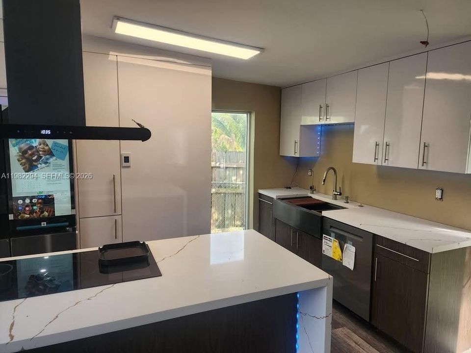 En Venta: $492,900 (3 camas, 2 baños, 1394 Pies cuadrados)