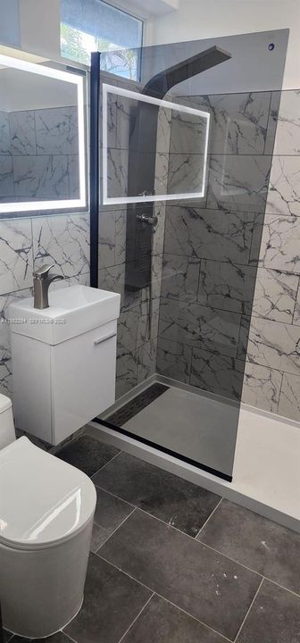 En Venta: $492,900 (3 camas, 2 baños, 1394 Pies cuadrados)