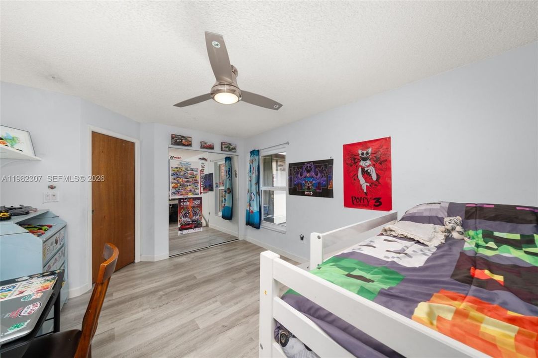 Vendido Recientemente: $460,000 (3 camas, 2 baños, 1723 Pies cuadrados)