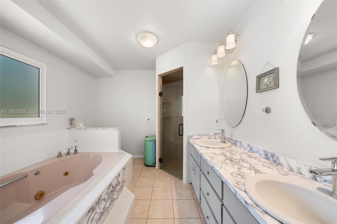 Vendido Recientemente: $460,000 (3 camas, 2 baños, 1723 Pies cuadrados)