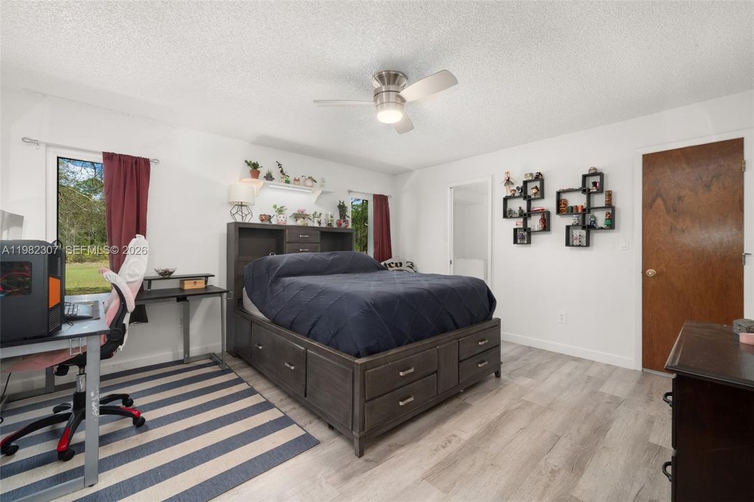 Vendido Recientemente: $460,000 (3 camas, 2 baños, 1723 Pies cuadrados)