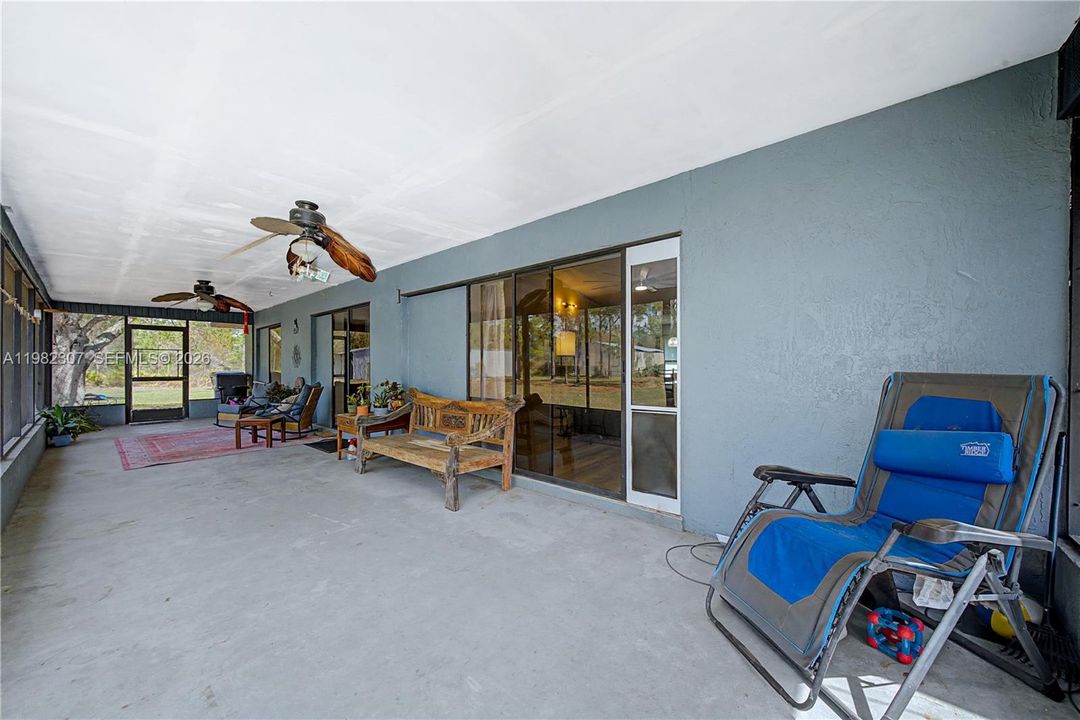 Vendido Recientemente: $460,000 (3 camas, 2 baños, 1723 Pies cuadrados)