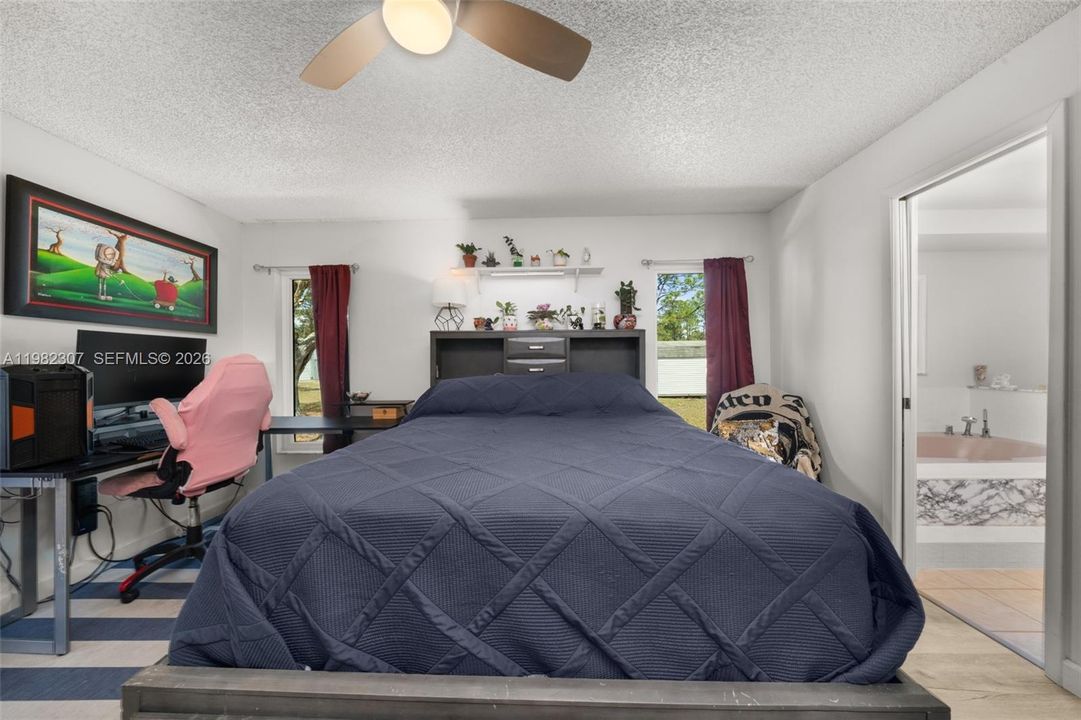 Vendido Recientemente: $460,000 (3 camas, 2 baños, 1723 Pies cuadrados)