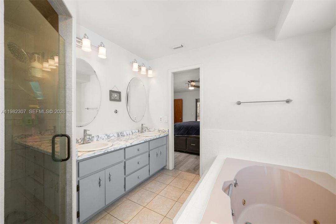 Vendido Recientemente: $460,000 (3 camas, 2 baños, 1723 Pies cuadrados)