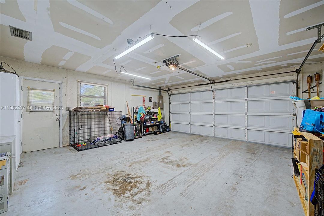 Vendido Recientemente: $460,000 (3 camas, 2 baños, 1723 Pies cuadrados)