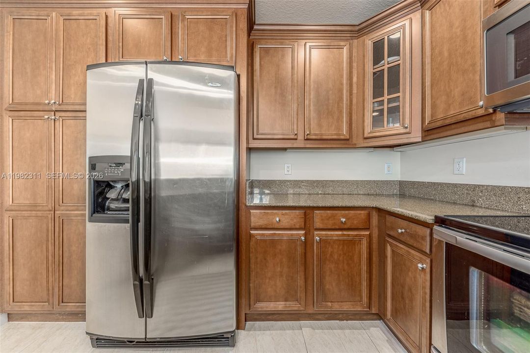 En Venta: $419,000 (3 camas, 3 baños, 1892 Pies cuadrados)
