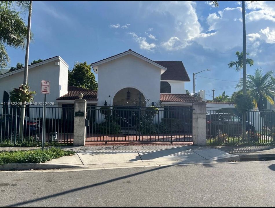 For Sale: $2,195,000 (4 beds, 4 baths, 0 Square Feet)