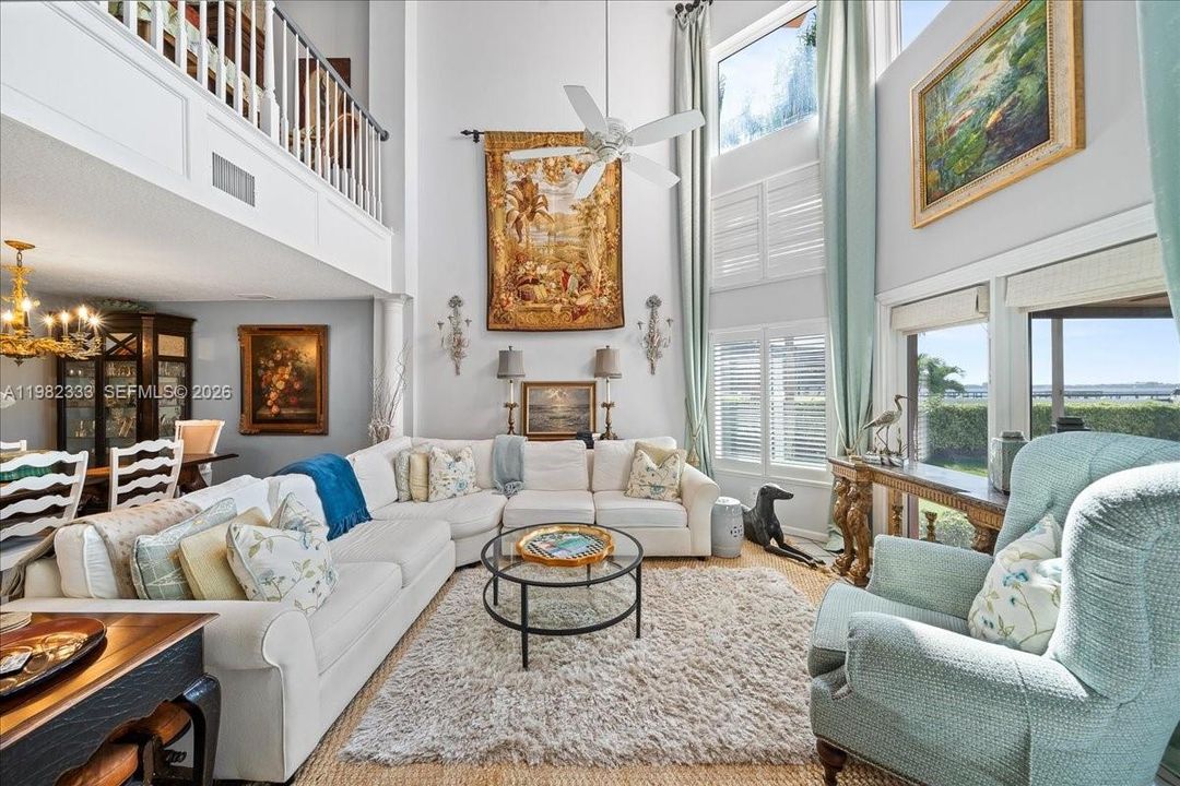 En Venta: $945,500 (3 camas, 3 baños, 2645 Pies cuadrados)