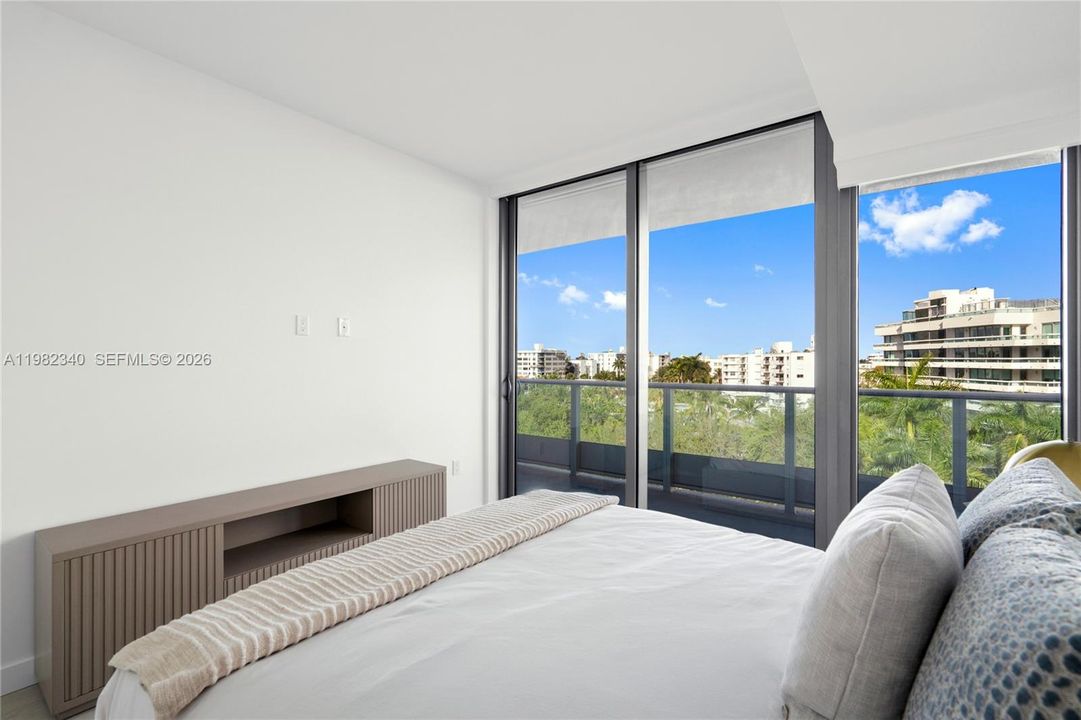 For Sale: $2,250,000 (2 beds, 2 baths, 1861 Square Feet)