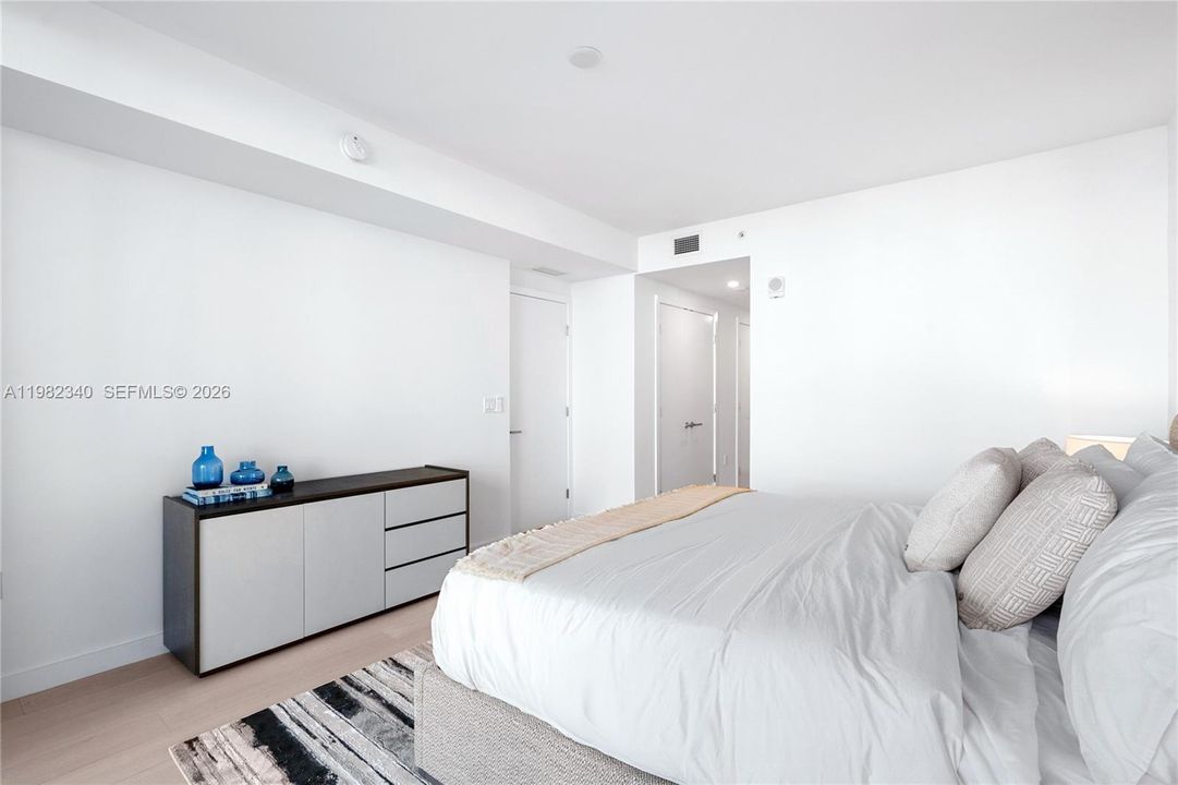 For Sale: $2,250,000 (2 beds, 2 baths, 1861 Square Feet)