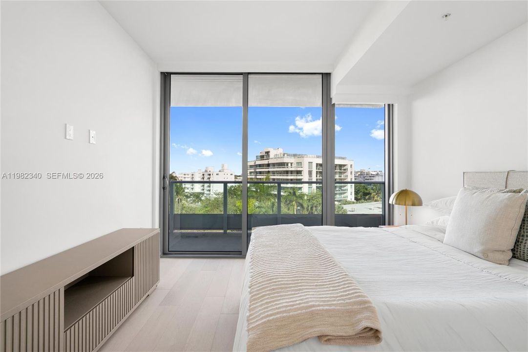 For Sale: $2,250,000 (2 beds, 2 baths, 1861 Square Feet)