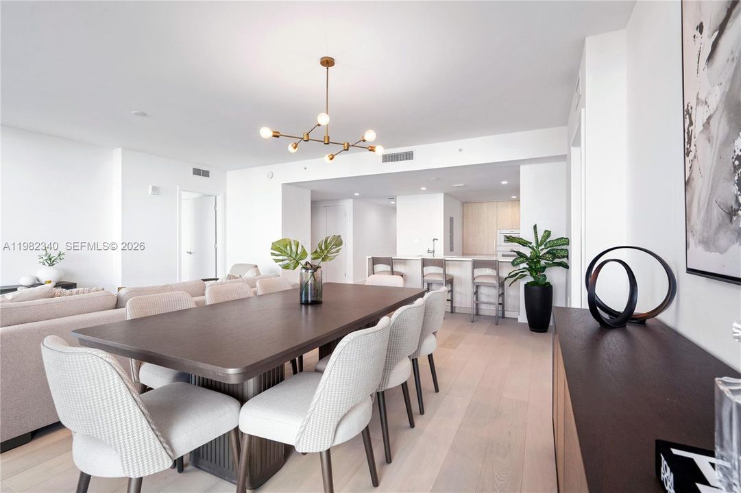 For Sale: $2,250,000 (2 beds, 2 baths, 1861 Square Feet)