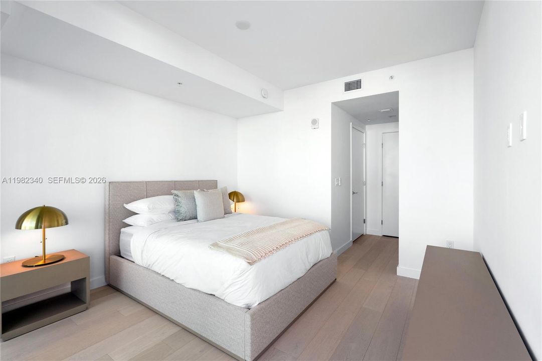 For Sale: $2,250,000 (2 beds, 2 baths, 1861 Square Feet)