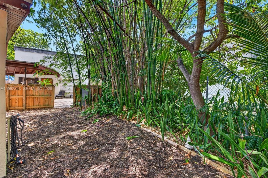 En Venta: $879,000 (0 camas, 0 baños, 1950 Pies cuadrados)