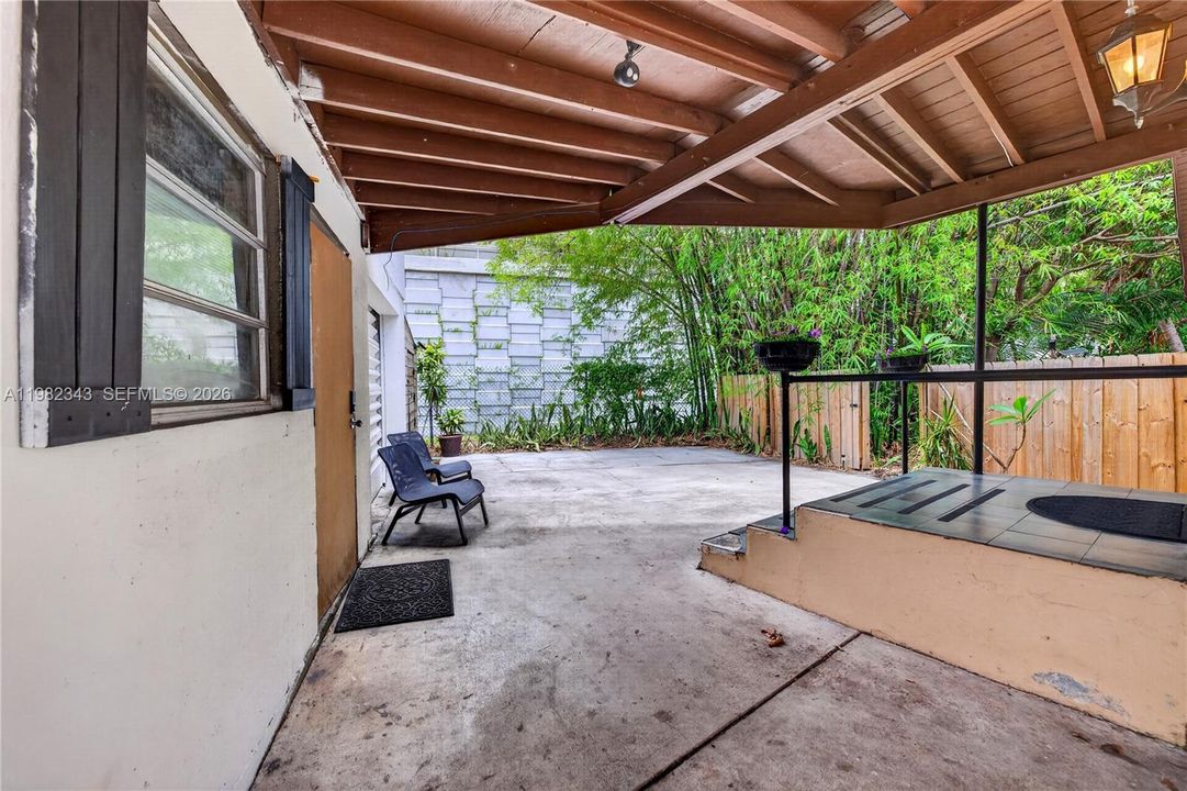 En Venta: $879,000 (0 camas, 0 baños, 1950 Pies cuadrados)