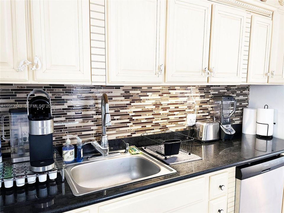 For Sale: $885,000 (0 beds, 0 baths, 1990 Square Feet)